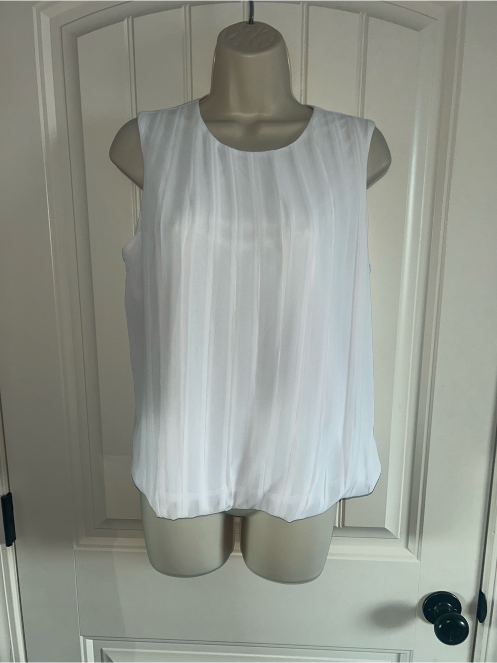 NWT Calvin Klein Sleeveless White Pleated Shell Blouse Sz S